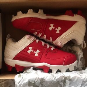 Boys youth Under Armor baseball softball cleats NIB